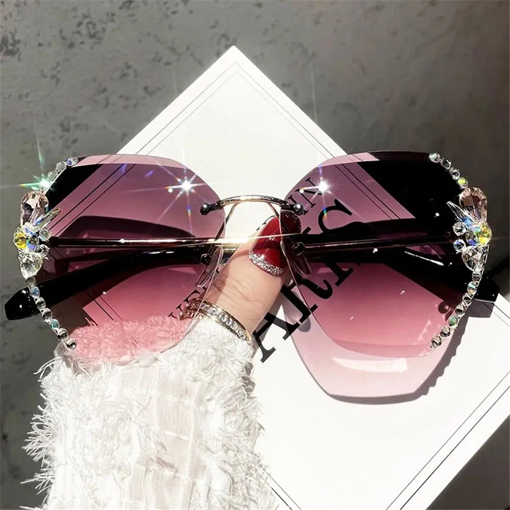 New Fashion Female Eyewear Cutting Lens Rimless Sunglasses Gradient Rhinestone Sunglasses Women Sun Glasses